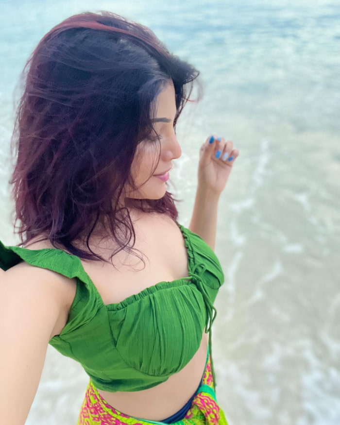 Trending Snaps of Aathmika: Explore the Latest Captivating Photographs!