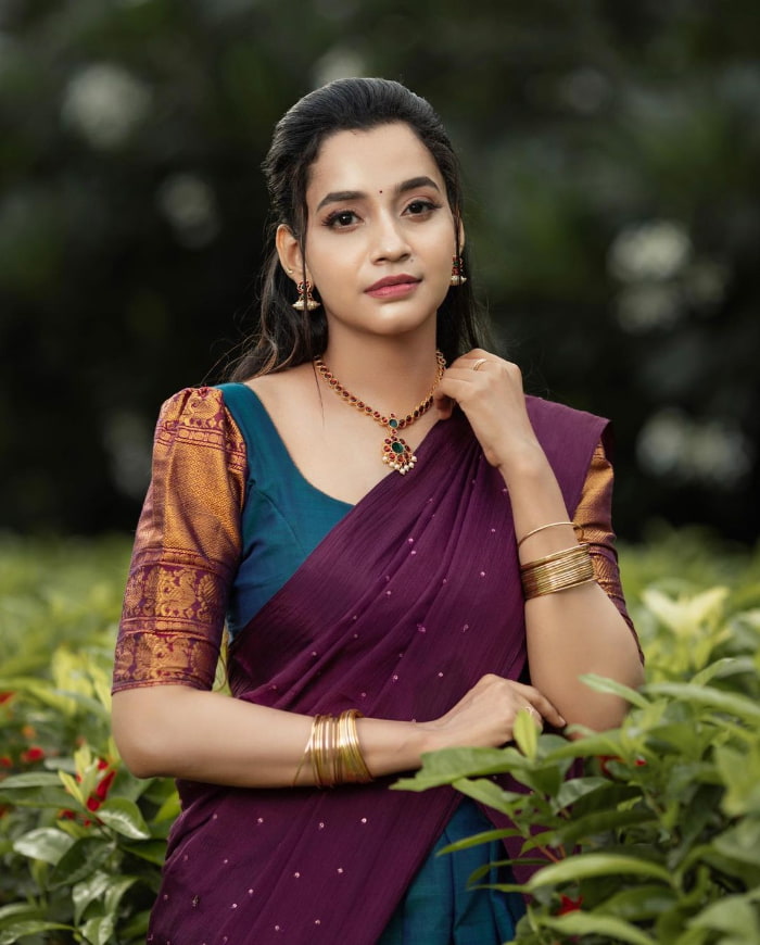 Captivating Moments: Latest Snapshots of Abarnathi to Brighten Your Day!