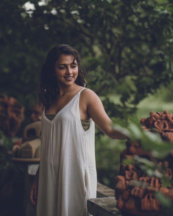 \"Amala Paul's Stunning Photoshoot: Sizzle Your Screen with the Latest Trends!\"