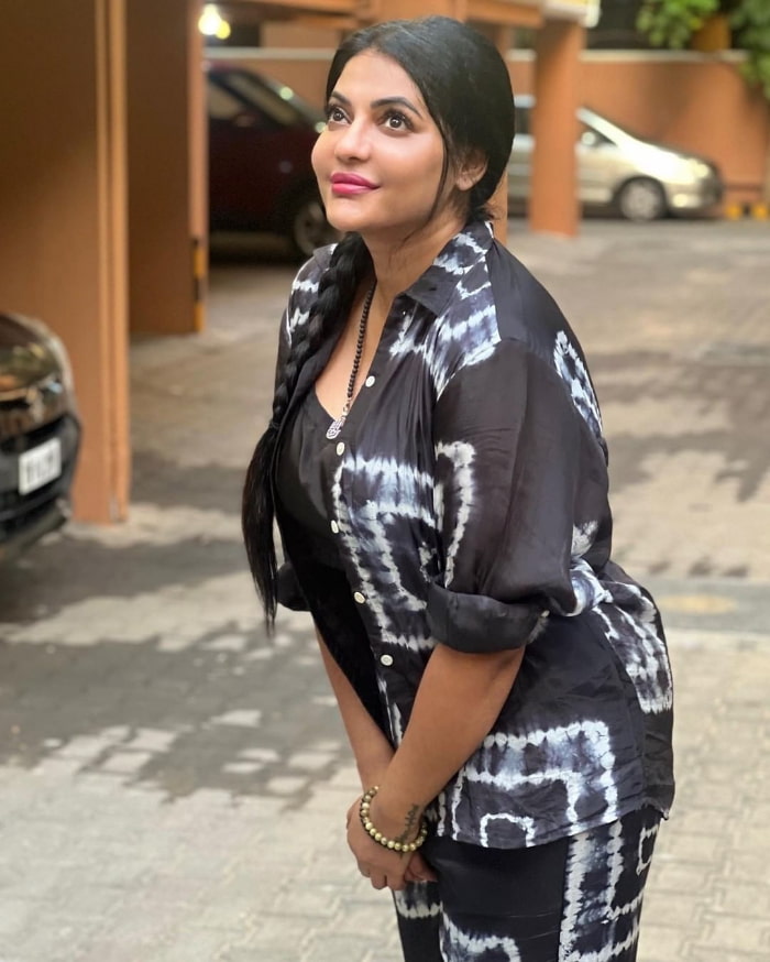 \"Latest Captivating Shots of Reshma Pasupuleti: Fresh Photo Gallery\"