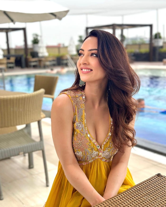 Captivating Sandeepa Dhar Portraits: Trending Stills with Stunning Hashtags