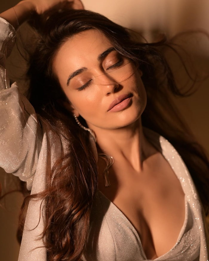 \"Captivating Snapshots of Surbhi Jyoti: Latest Trending Hashtags for Instagram\"