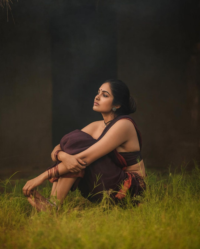 \"Captivating Divi Vadthya in Stunning Images - Latest Trending Hashtags\"