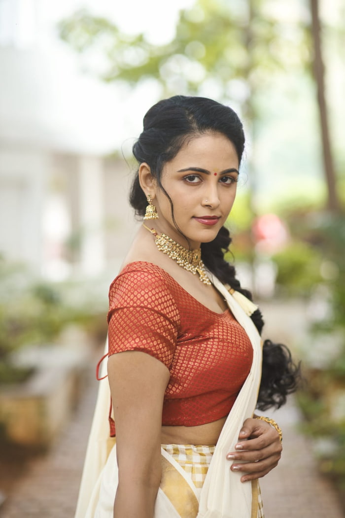 \"Subiksha's Stunning Photos: A Visual Delight to Explore!\"