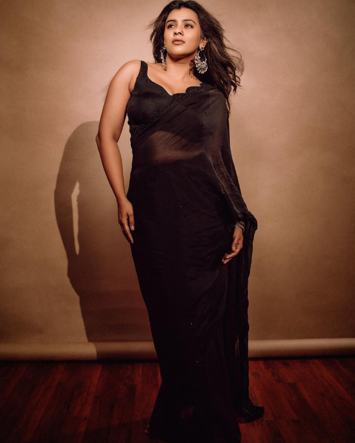 \"Hebah Patel's Latest Captivating Moments: Recent Clicks and Trending Hashtags\"