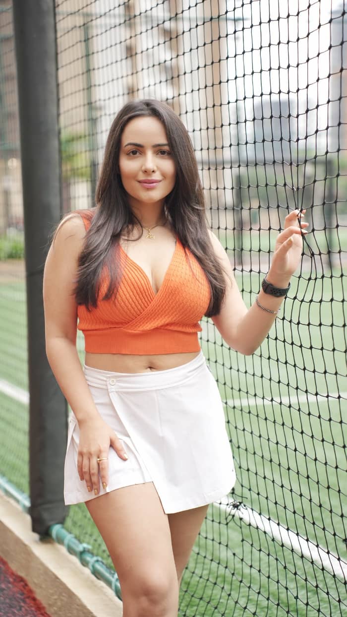 Captivating Aanchal Munjal Stills: A Glimpse of Beauty and Elegance