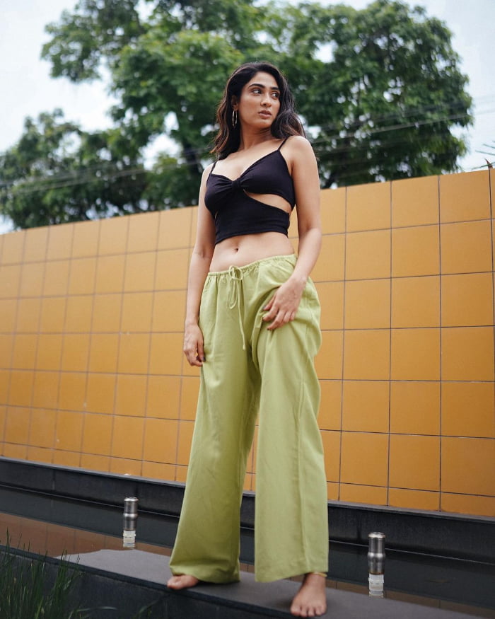 Deepti Sati: Stunning New Photos Revealed with Trending Hashtags