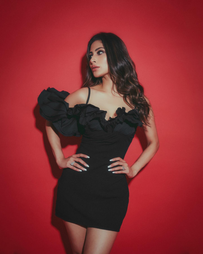 \"Captivating Mouni Roy Portraits: A Trending Showcase of Elegance\"