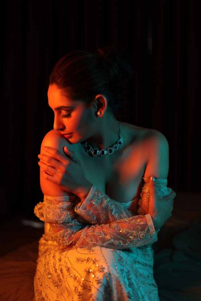 Trending Hashtags and Stunning Snapshots: Ragini Dwivedi's Sizzling Photos