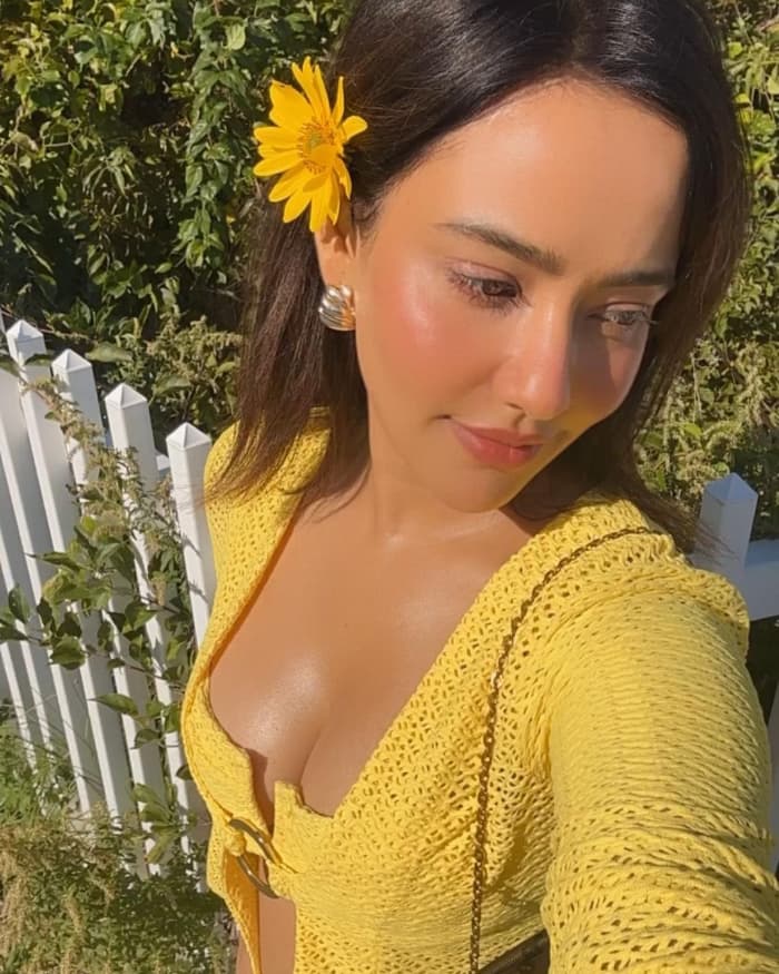\"Neha Sharma's Latest Captivating Photos: A Visual Delight!\"