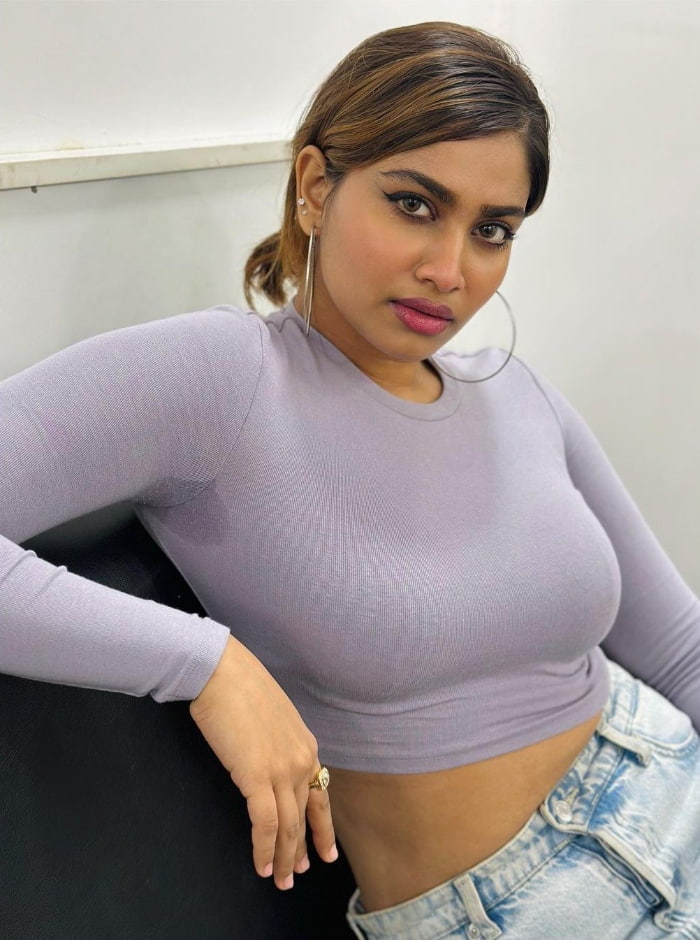 Captivating Photos of Shivani Narayanan: The Latest Trending Stills