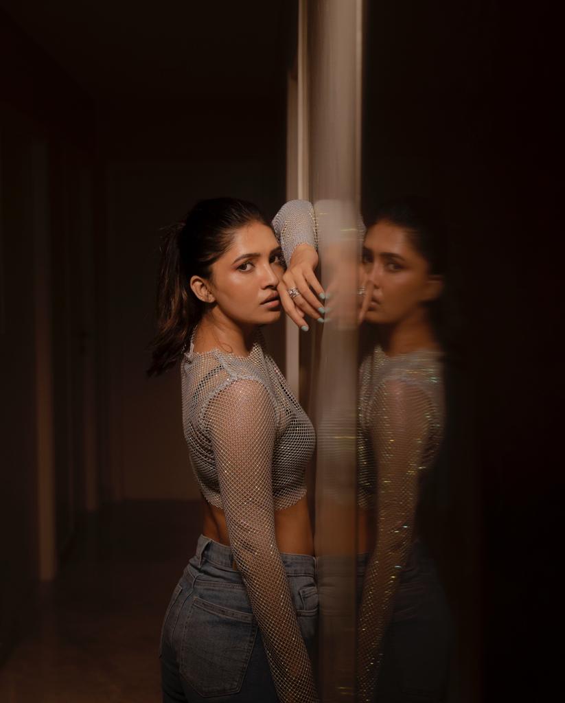 \"Vani Bhojan: Captivating Photography showcasing her Beauty\"