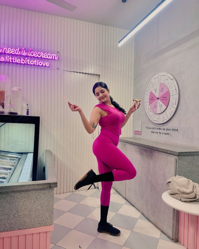 \"Stunning Photos of Ritika Singh: A Visual Delight\"