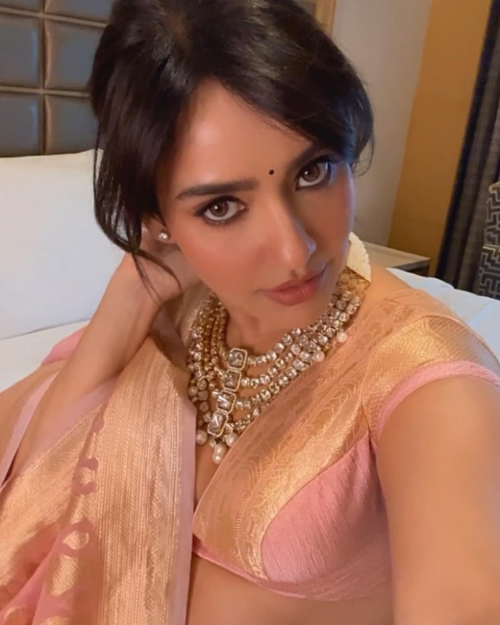  \"Neha Sharma's Latest Captivating Clicks | Trending Celebrity Photos\"