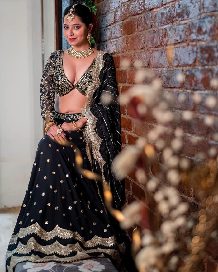 \"Trending Visuals: Captivating Ridheema Tiwary's Stunning Photoshoot\"