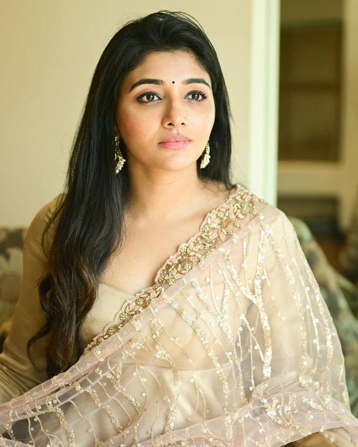  \"Discover the latest and most sizzling images of Mirna Menon that are taking the internet by storm. Don't miss out on these mesmerizing snapshots of the trending sensation! #MirnaMenon #HotPhotos #TrendingImages\"