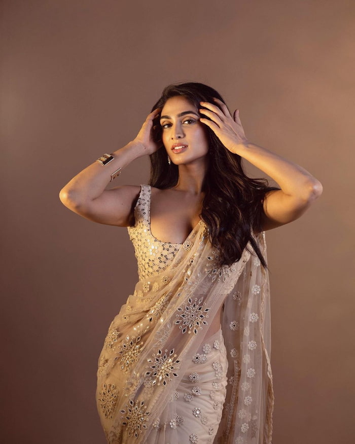 \"Captivating Photos Featuring Deepti Sati - A Stunning Visual Delight!\"