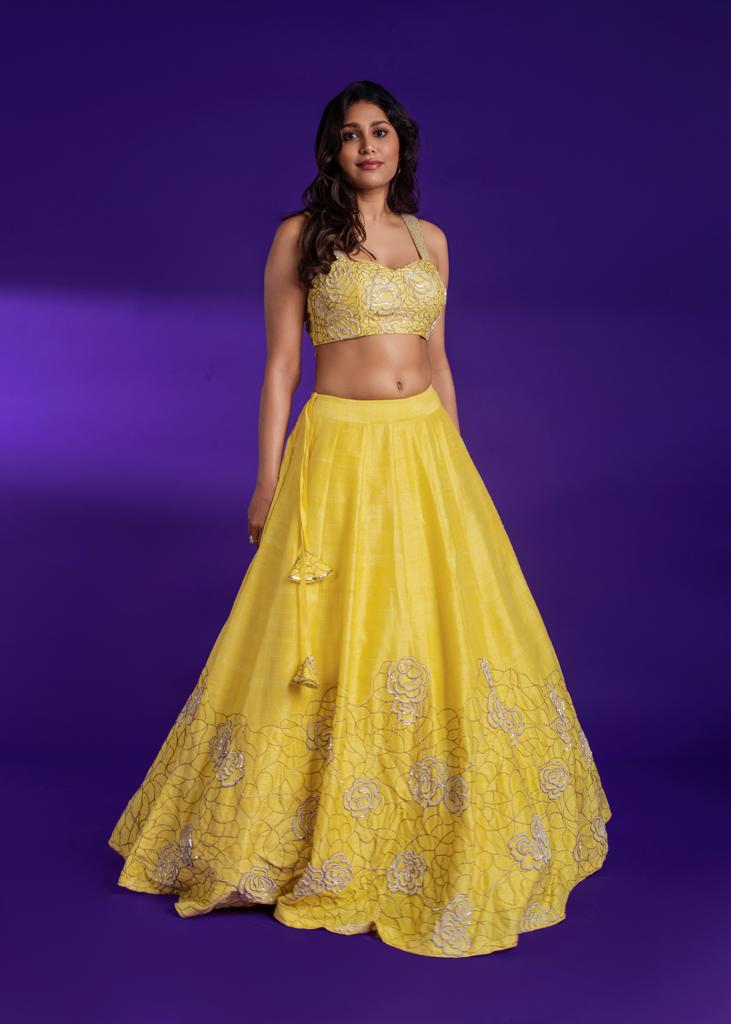 \"Captivating Manisha Yadav Photos: A Visual Delight for Your Eyes\"