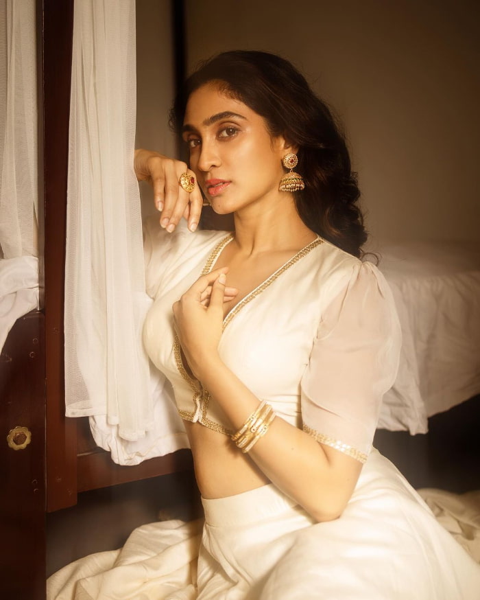 \"Captivating Shots Featuring Deepti Sati: Explore the Stunning Gallery\"