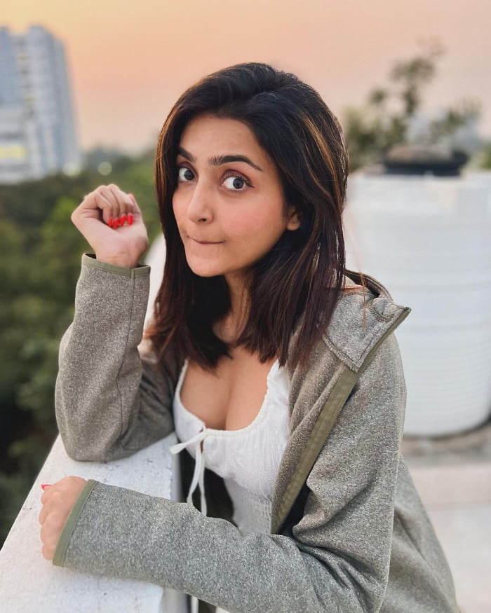 \"Captivating Snapshots Featuring Avantika Mishra | Trending Photos 2023\"