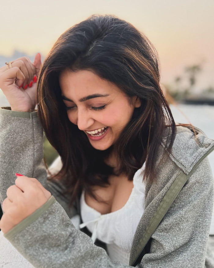 \"Captivating Snapshots Featuring Avantika Mishra | Trending Photos 2023\"