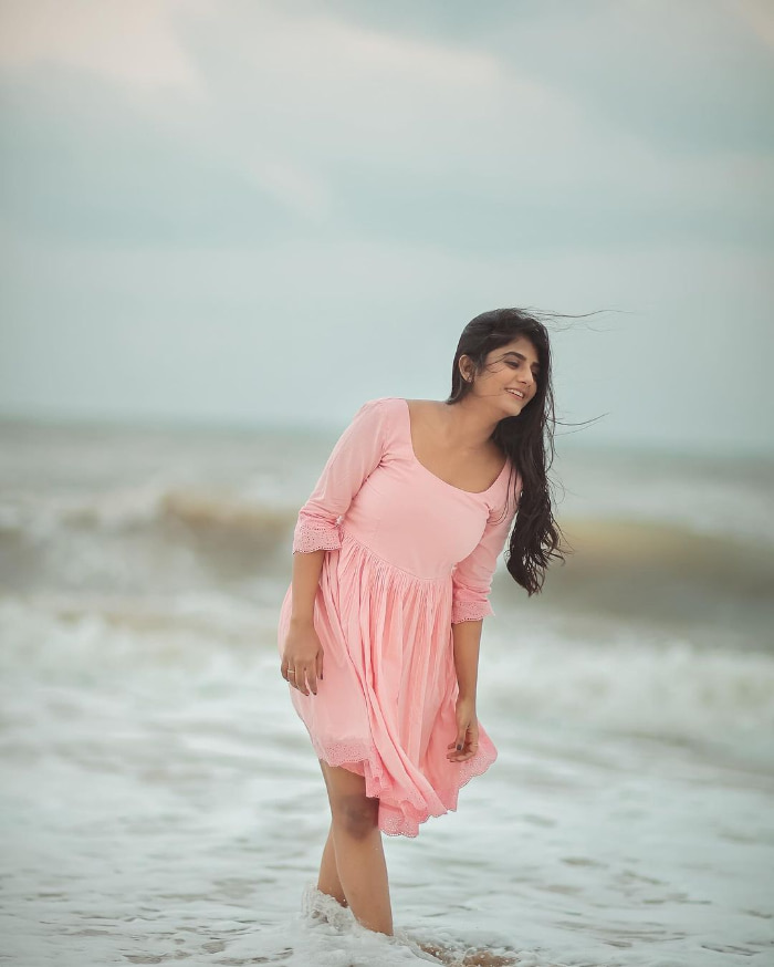 \"Gabriella Charlton's Latest Captures: A Glimpse into Recent Clicks with Trending Hashtags\"