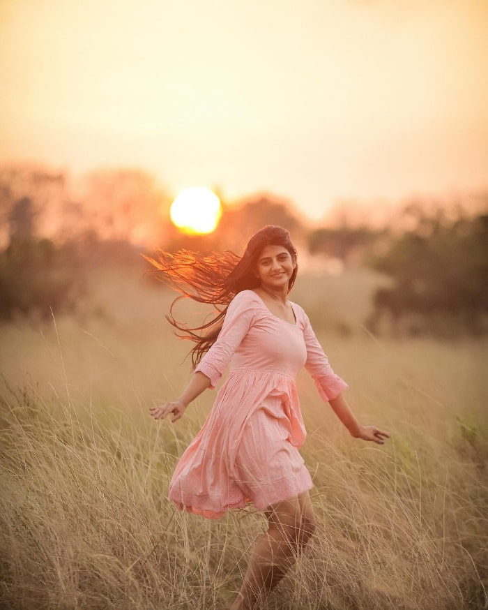 \"Gabriella Charlton's Latest Captures: A Glimpse into Recent Clicks with Trending Hashtags\"