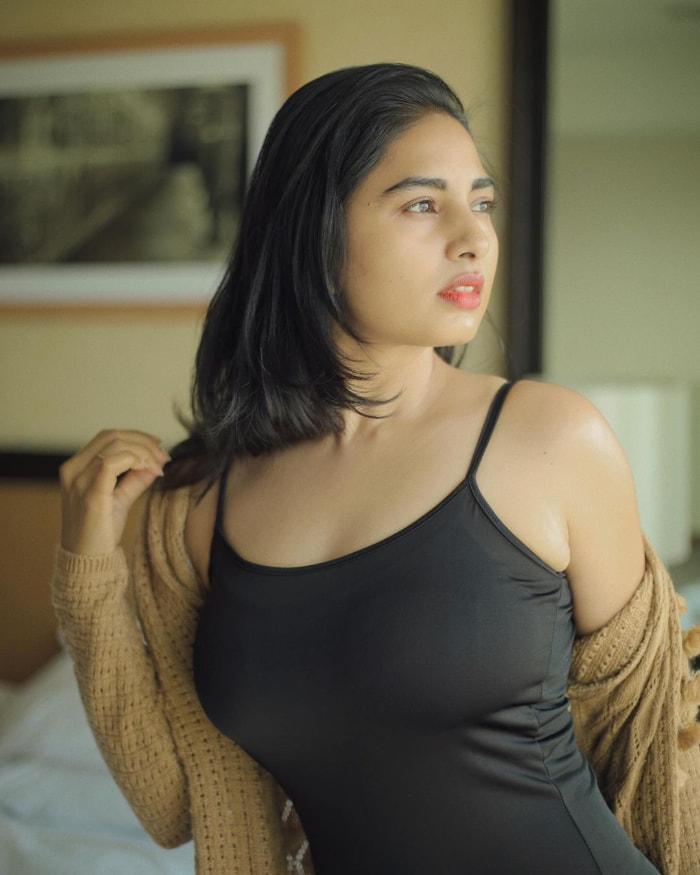 Captivating Moments: Explore the Latest Stunning Photos of Shrushti Dange