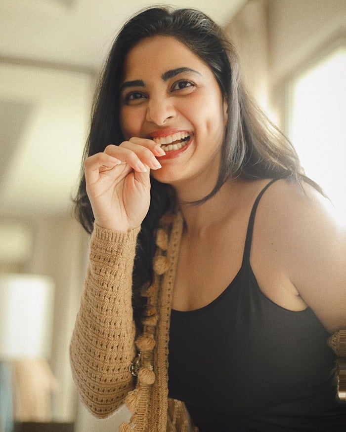 \"Captivating Moments: Explore the Latest Stunning Photos of Shrushti Dange\"