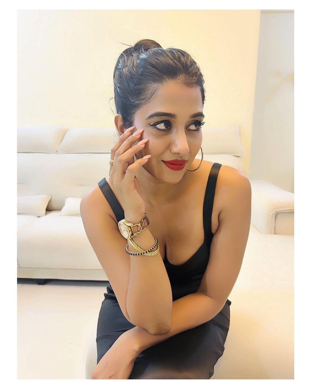 \"Captivating Shots of Shilpa Manjunath: A Stunning Visual Journey\"