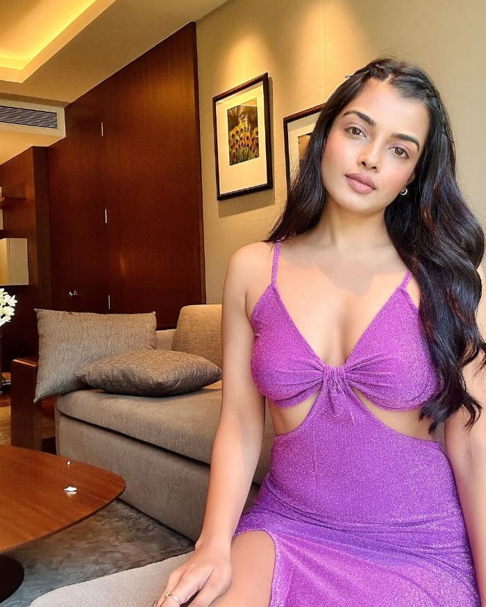 \"Captivating Portraits: Ashna Zaveri's Stunning Photoshoot in the Limelight!\"