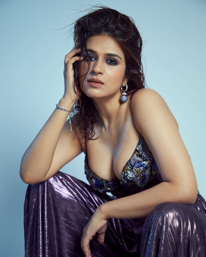 Captivating Shots of Shraddha Das: Explore Stunning Photography of the Talented Actress