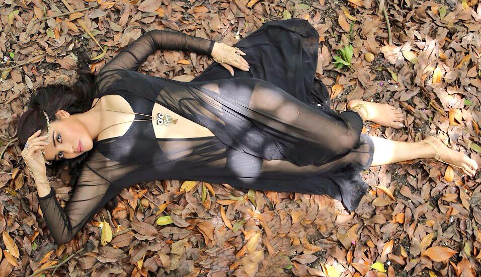 Pia Bajpai to debut in Bollywood - Latest Stills