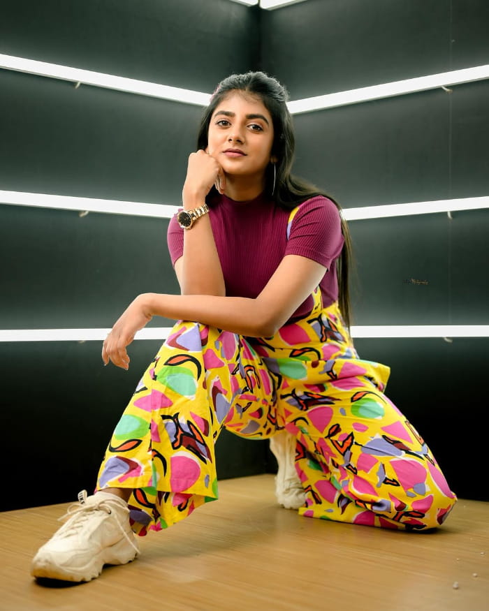 \"Stunning New Shots of Gabriella Charlton: A Visual Delight for 2024\"