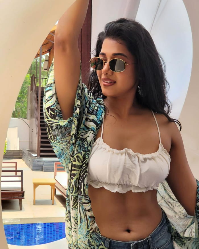 Stunning Shilpa Manjunath Stills: A Captivating Photo Collection