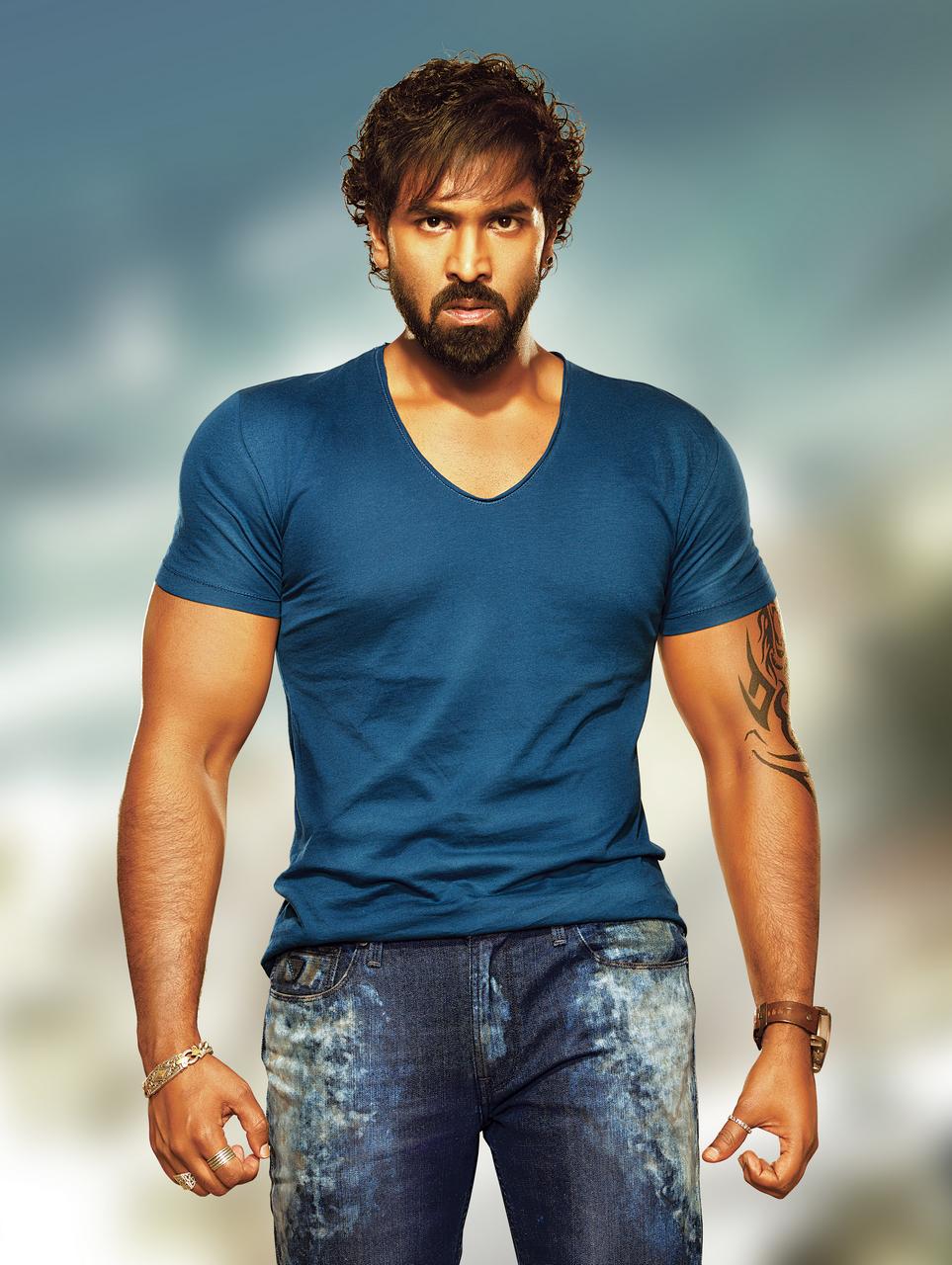 Manchu Vishnu Stills from Dynamite Movie