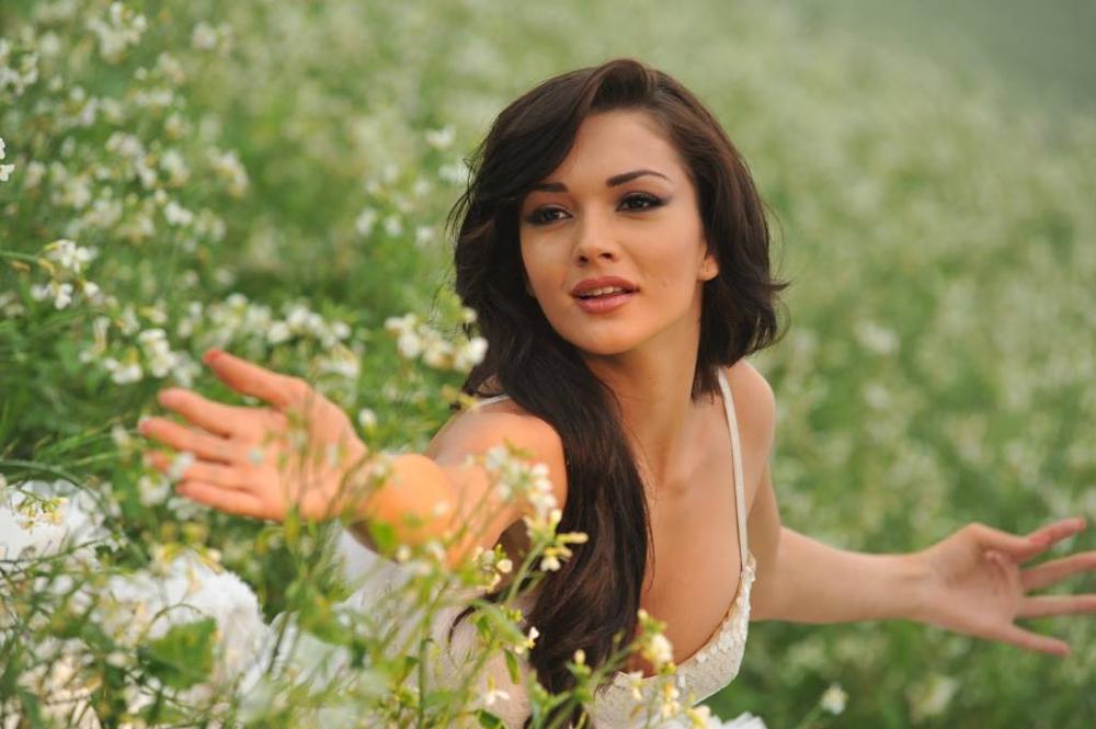'I' Movie Stills - Amy Jackson