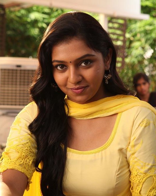 Lakshmi Menon Joins with Jayam ravi in Miruthan