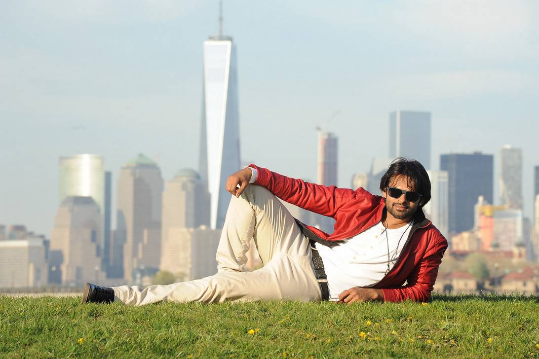 Subramanyam For Sale Telugu Movie Stills | Sai Dharam Tej, Regina Cassandra