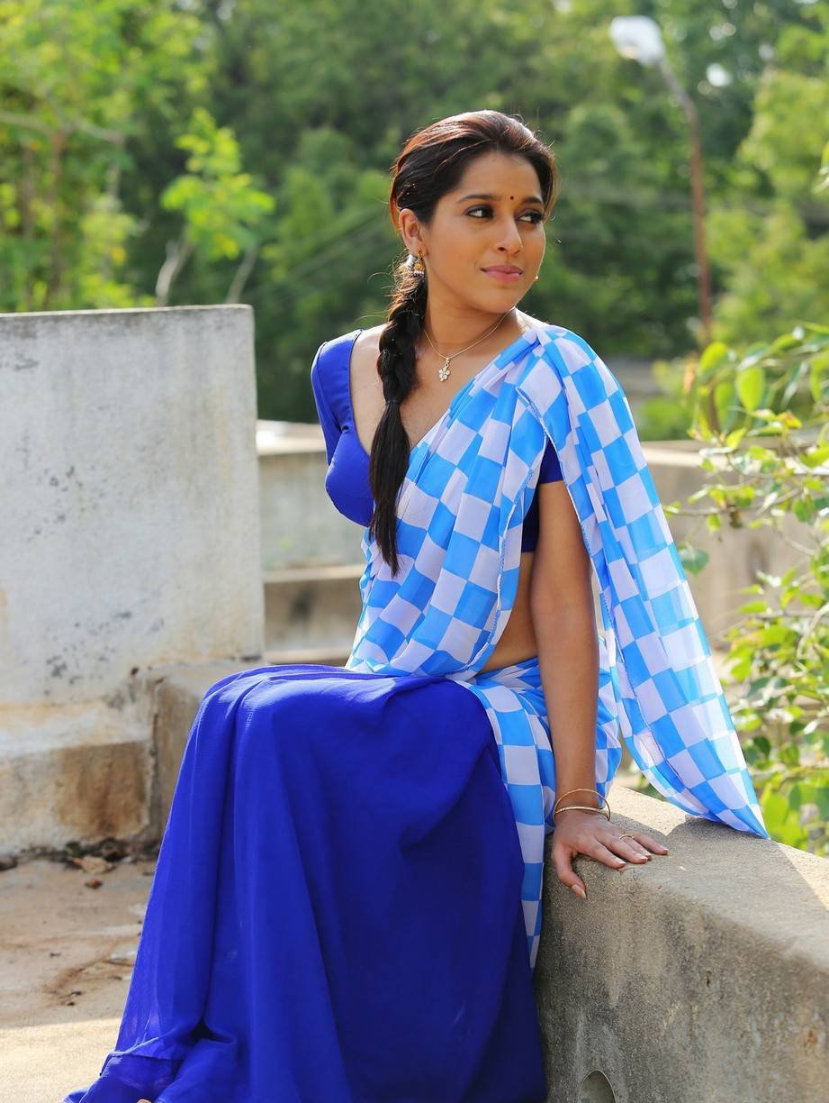 Rashmi Gautam Stills from Guntur Talkies Movie