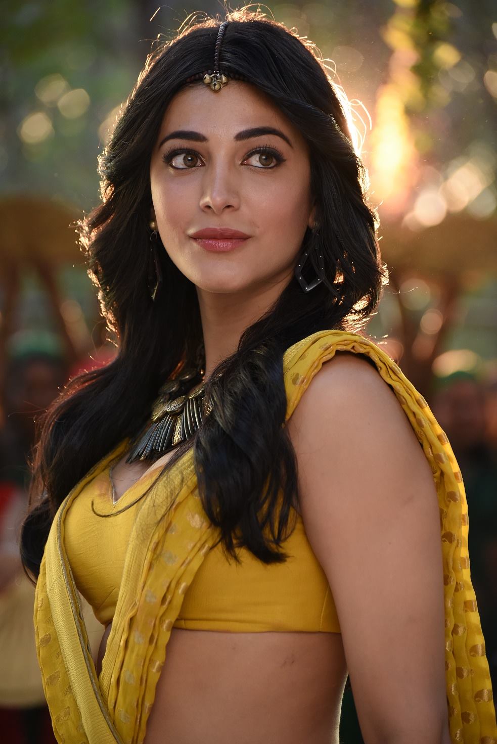 Gorgeous Shruti Haasan latest stills from Puli