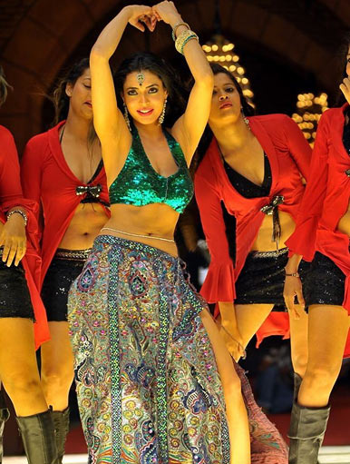 Shweta Bhardwaj for an item song with Gopichand