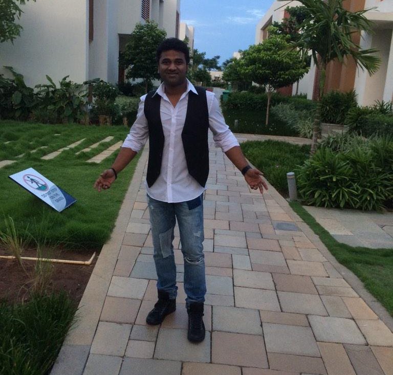 Devi Sri Prasad becomes a hero !!