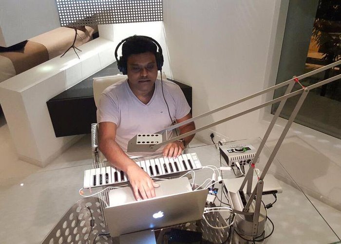 Harris Jayaraj on a Signing Spree for 4 Big Ventures