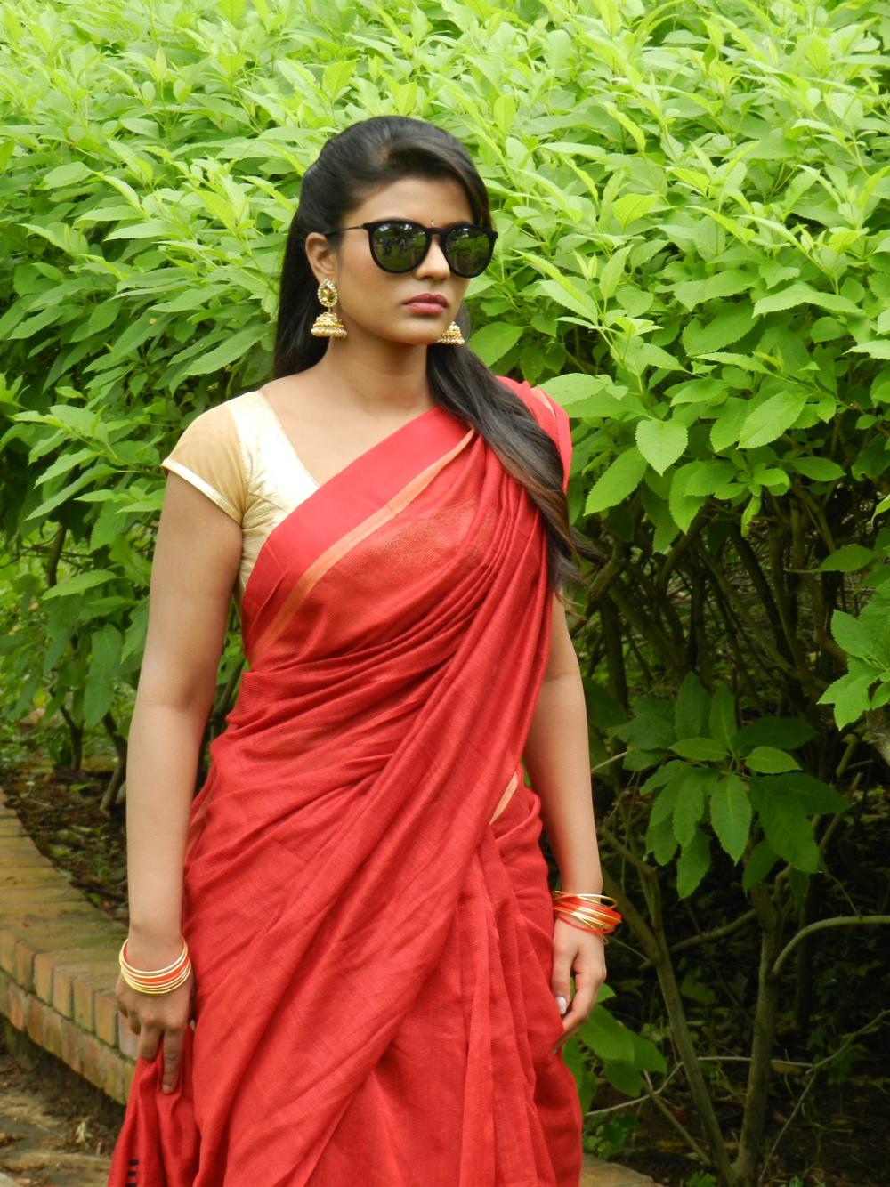 Iyshwarya Rajesh Stills from Hello Naan Pei Pesuren Tamil Movie 