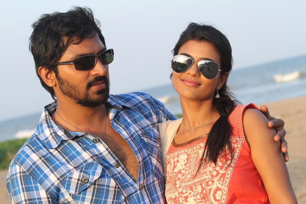 Hello Naan Pei Pesuren Movie Stills