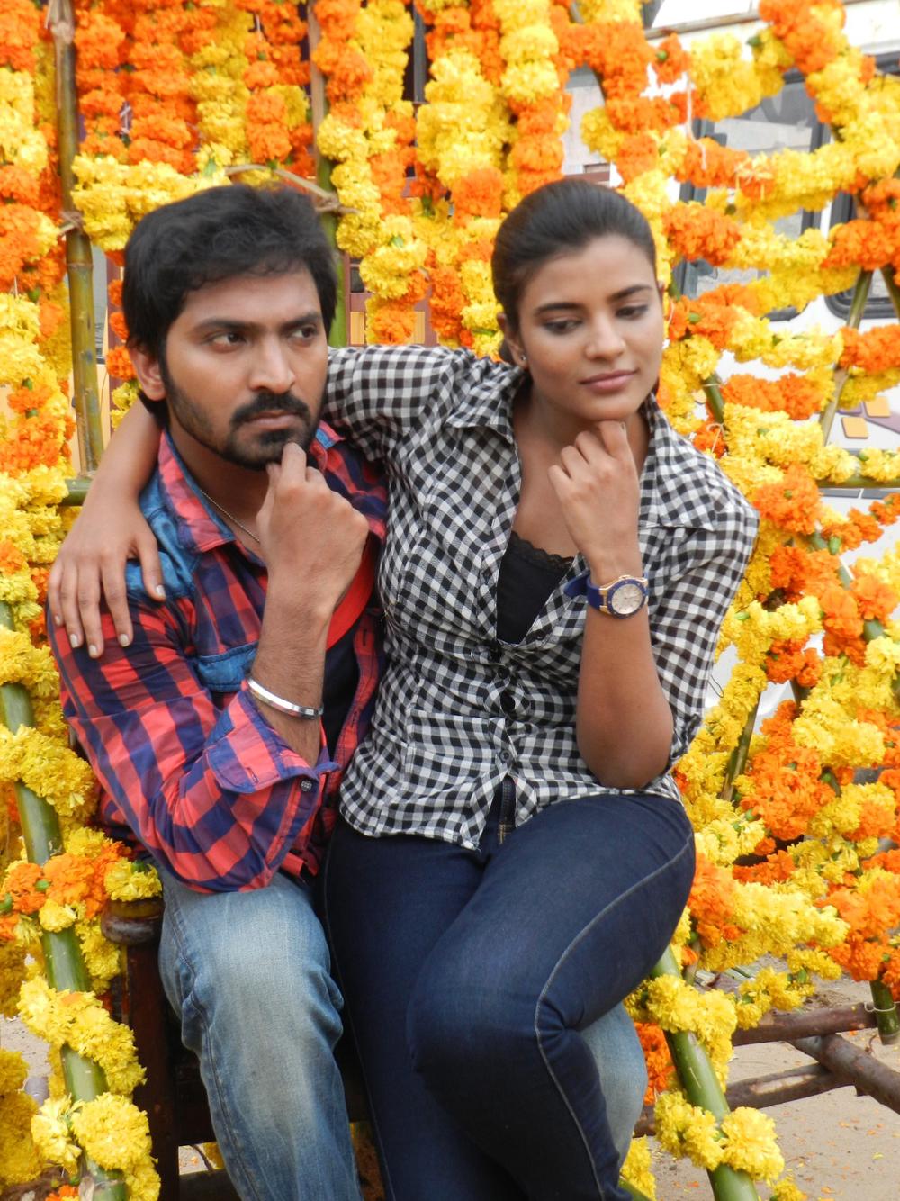 Iyshwarya Rajesh and Vaibhav Stills from Hello Naan Pei Pesuren Movie 