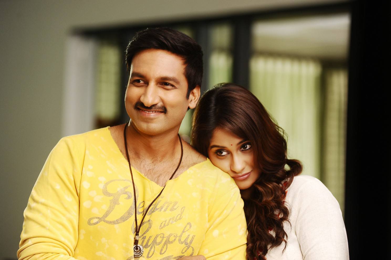 Soukhyam Telugu Movie Stills | Gopichand, Regina Cassandra