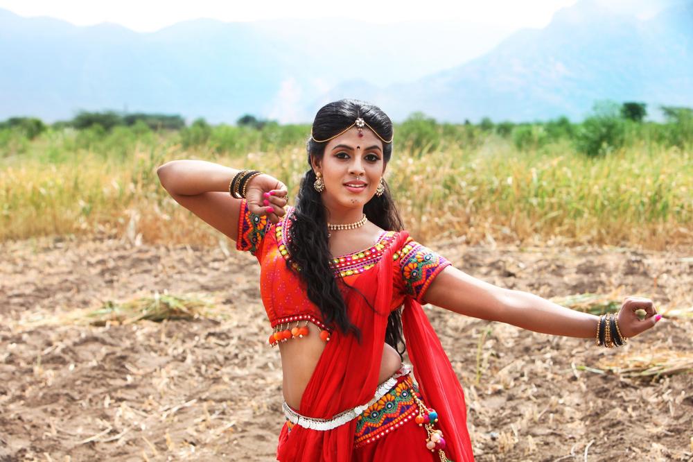 Oru Oorula Rendu Raja | Latest Stills | Iniya