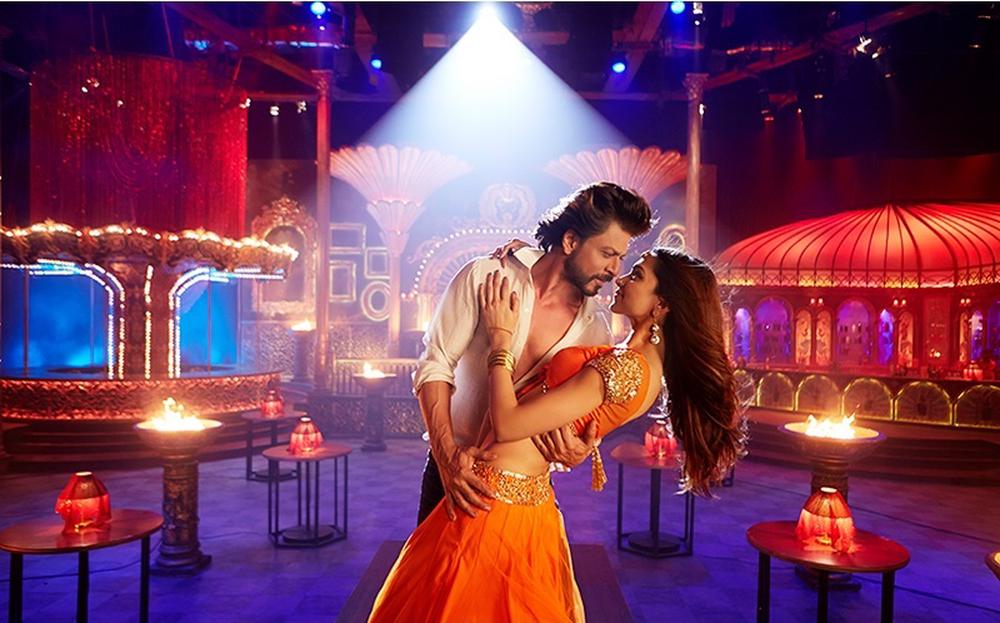 Happy New Year Movie Stills - Sharukh, Deepika